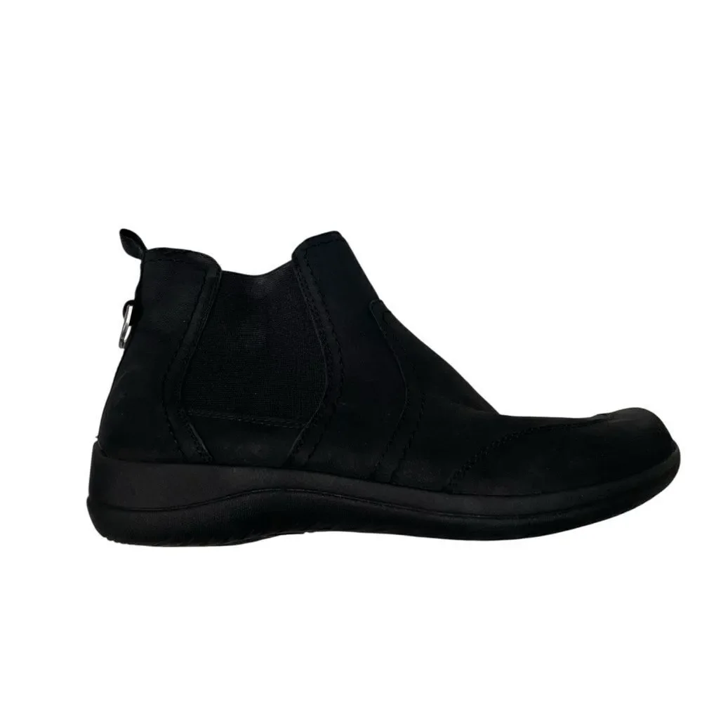 EARTH Faine Round Toe Pull on Boots Black Size 10 W